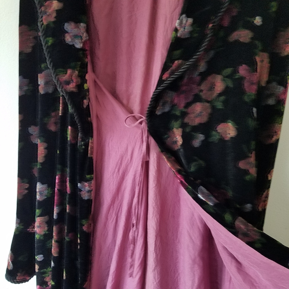 Vintage 1970's Georgette Trabolsi Floral Velvet Shawl Collar Robe - Picture 13 of 16